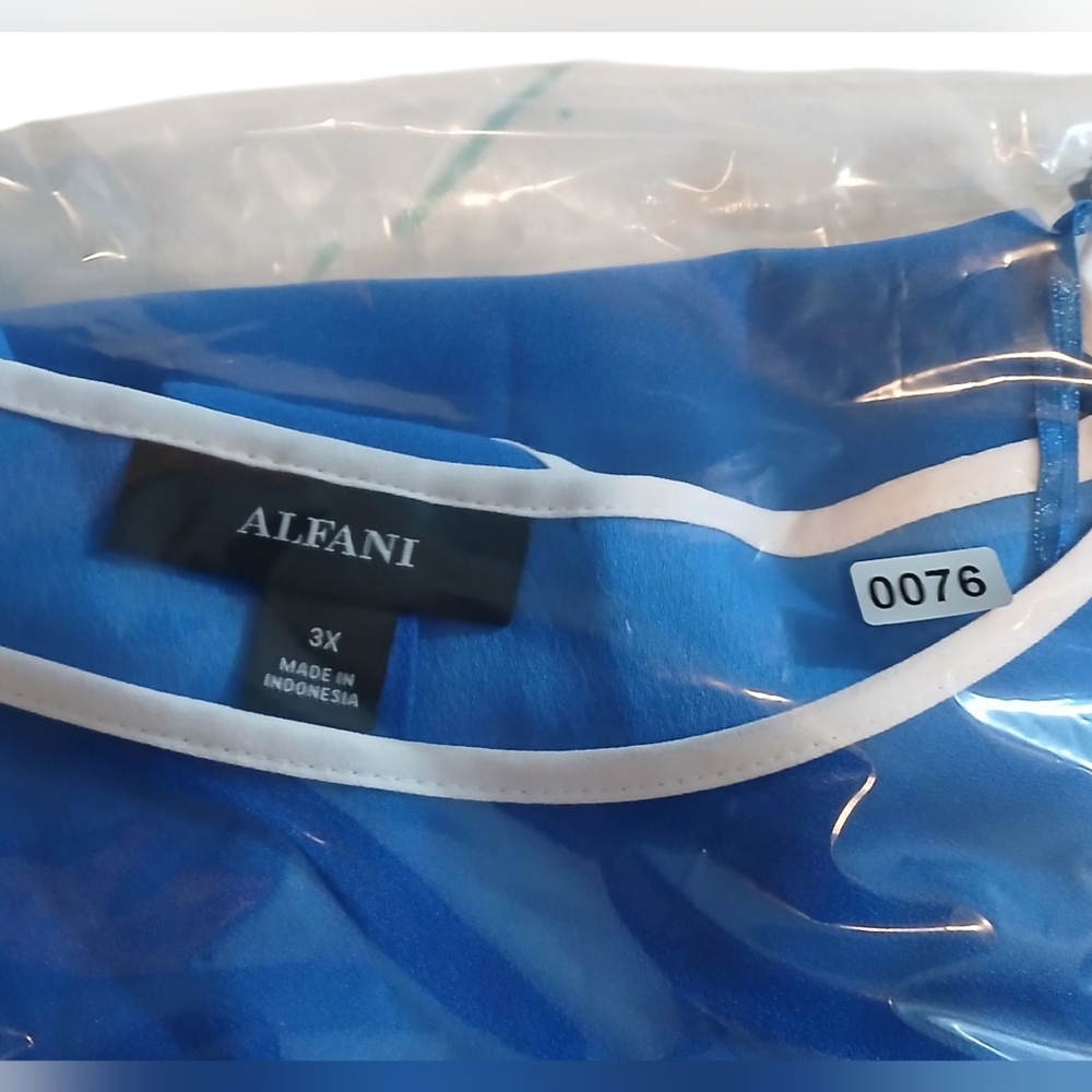Alfani Blue White Womans Plus Blouse Classic Tunic Contrast 3x Flowy Relaxed Fit - Picture 9 of 9